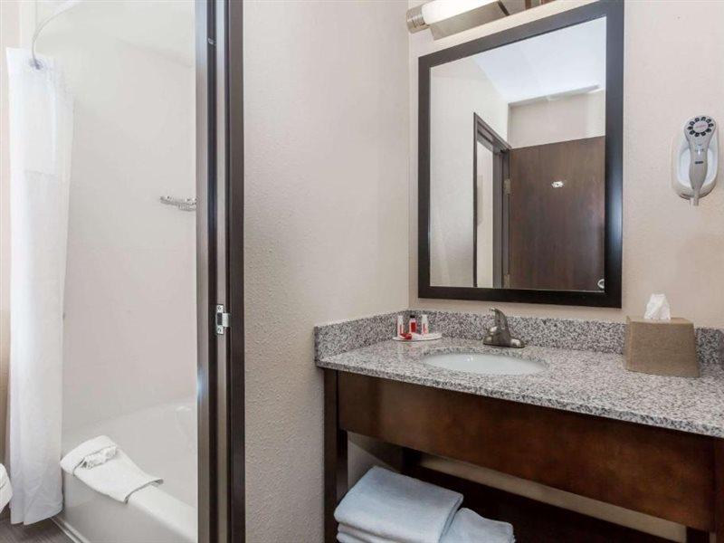 Super 8 by Wyndham Longmont/Twin Peaks Hotel Bagian luar foto