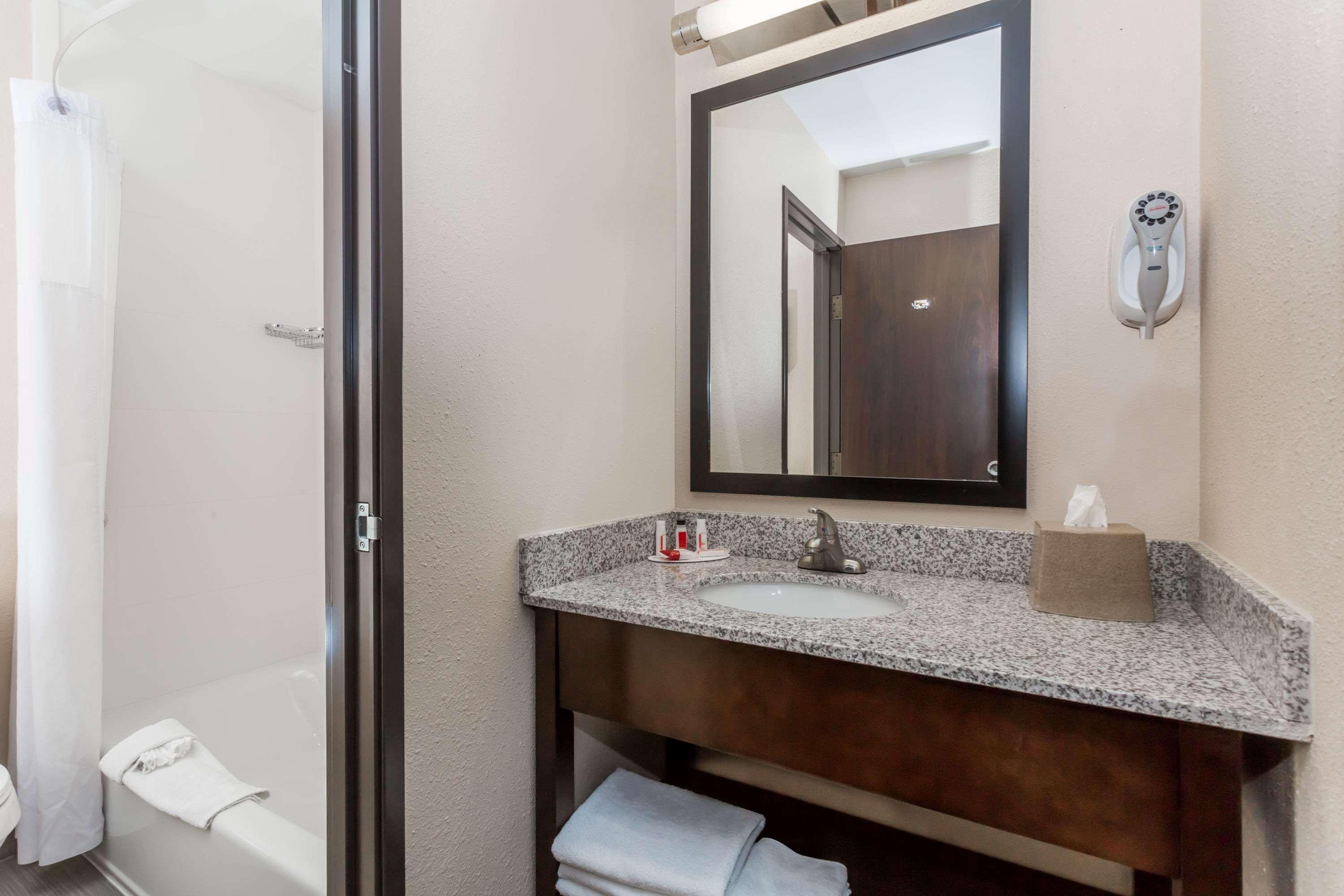 Super 8 by Wyndham Longmont/Twin Peaks Hotel Bagian luar foto