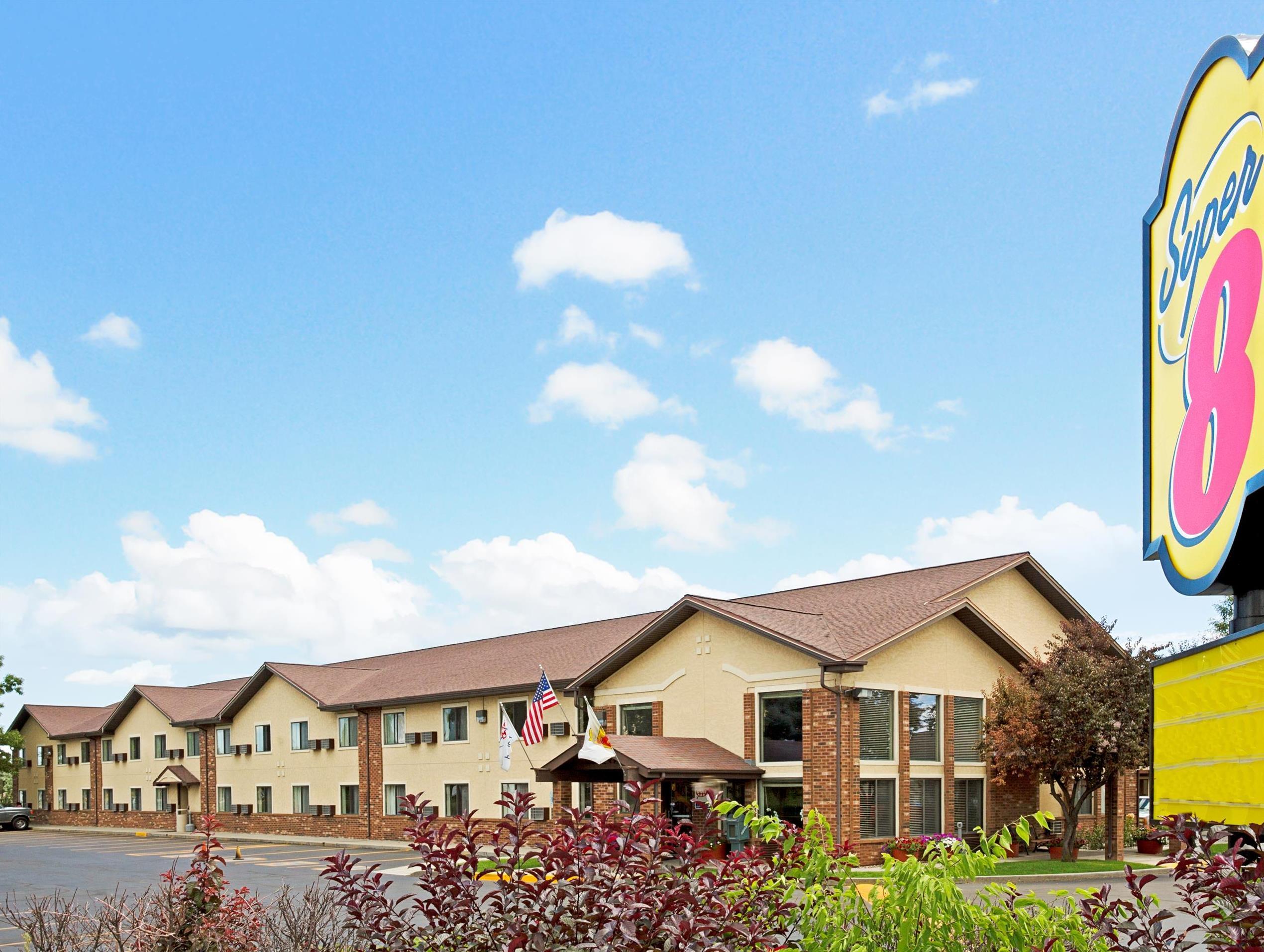 Super 8 by Wyndham Longmont/Twin Peaks Hotel Bagian luar foto