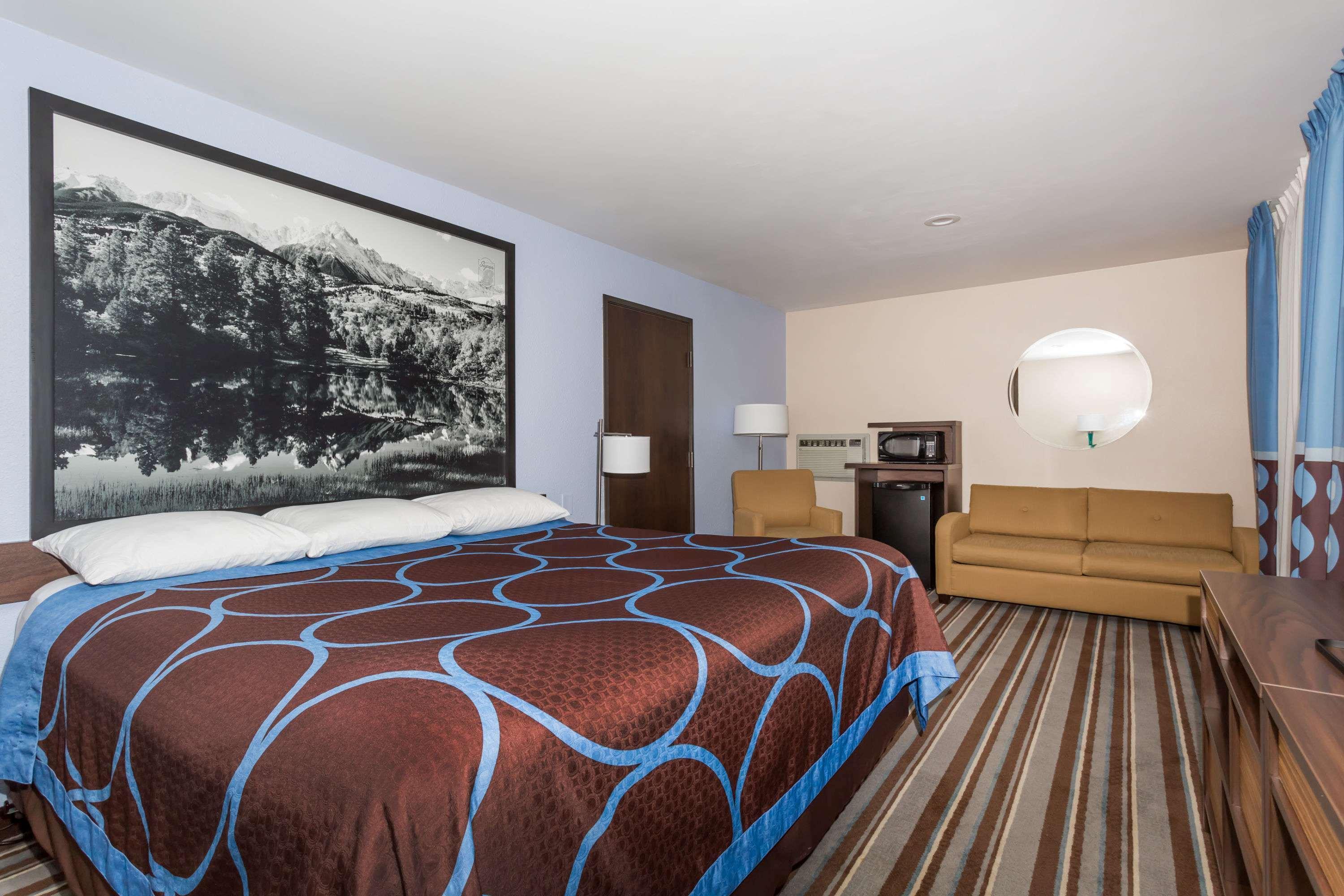 Super 8 by Wyndham Longmont/Twin Peaks Hotel Bagian luar foto